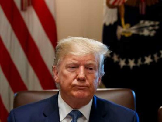 Trump dice no estar 'para nada' inquieto por amenaza de destitución