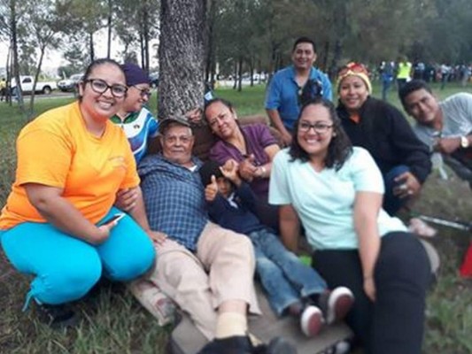 Familia Rodríguez apoya a dos competidores en la Séptima Vuelta Ciclística de EL HERALDO