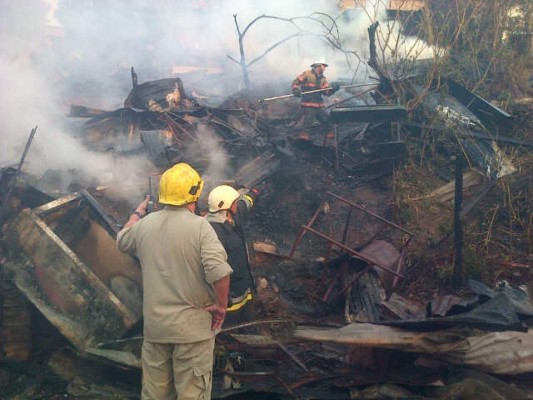 Incendio consume 7 viviendas en Comayagüela