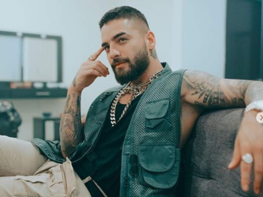 Maluma confesará en 2020 su homosexualidad, según Monhi Vidente