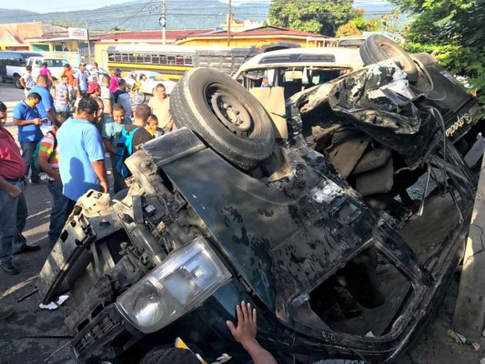 Más de ocho personas heridas tras accidente de buses en San Pedro Sula