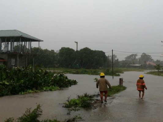 Olas destructivas y vientos catastróficos: los efectos devastadores del huracán Eta