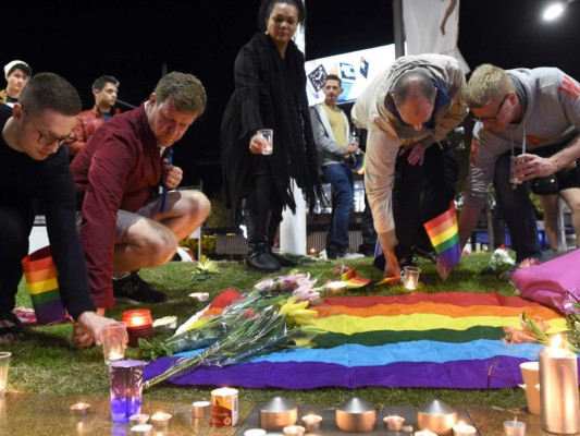 Difunden nombres de las víctimas de la balacera en Orlando