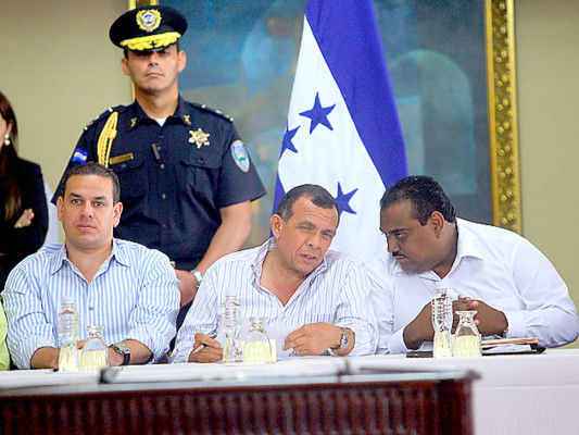 Porfirio Lobo pide informe detallado sobre demandas contra el Estado de Honduras