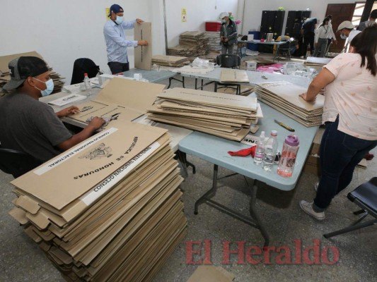 CNE ultima detalles para entrega de maletas electorales para elecciones primarias (FOTOS) &nbsp;&nbsp;