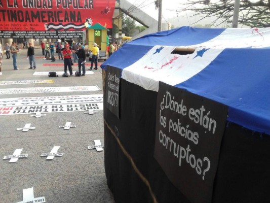 Trabajadores conmemoran su día entre quejas y descontento por crisis social