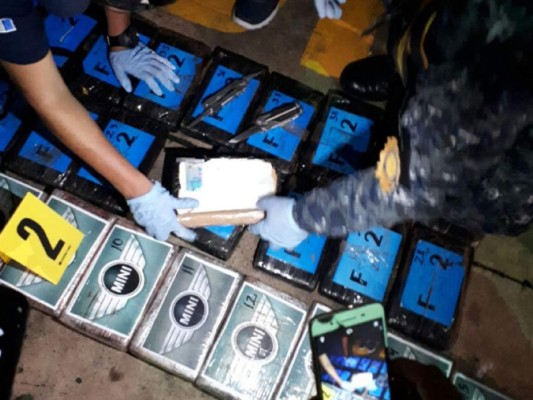 Guatemala decomisa casi media tonelada de cocaína procedente de Colombia