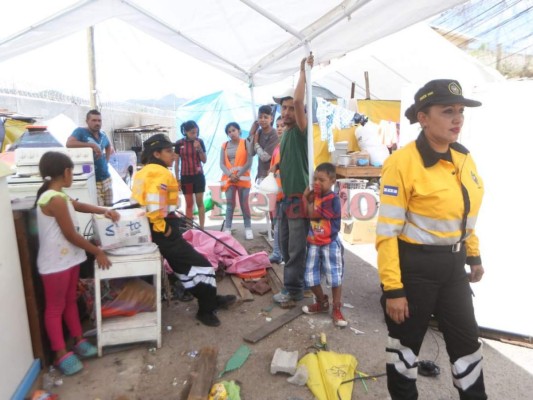 Reubican a 13 familias de la colonia Godoy, luego de tres meses de vivir en la calle