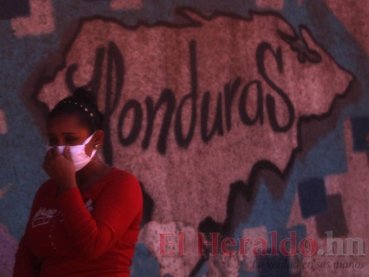 FOTOS: Capitalinos cumplen con el uso obligatorio de mascarillas ante la pandemia