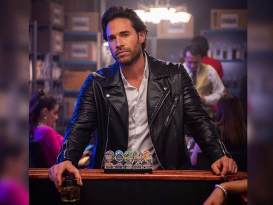 Sebastián Rulli publica foto de su hijo por primera vez