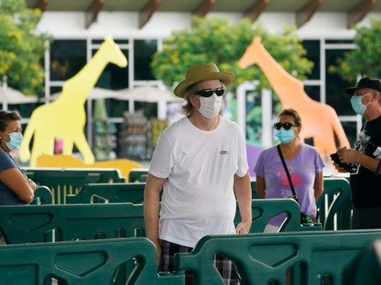 Florida elimina restricciones por covid-19 pese a alto número de contagios