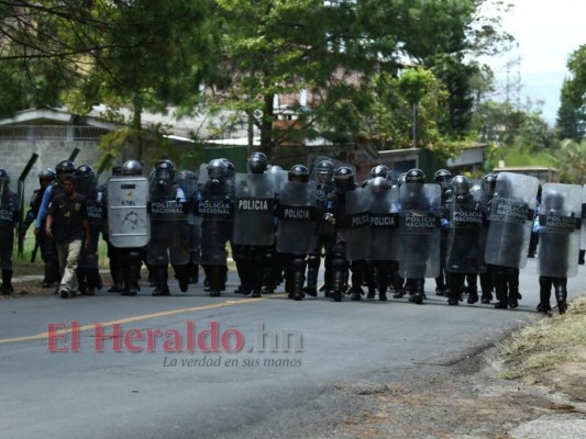 FOTOS: Violento enfrentamiento en El Hatillo por proyecto en La Tigra