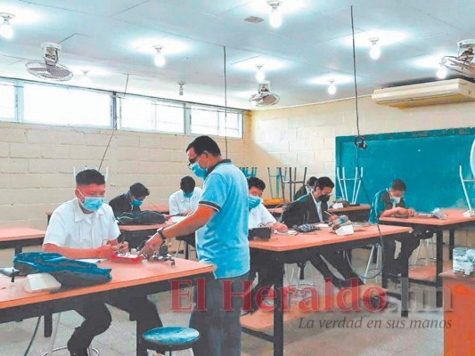 Cuestionan retorno a clases a pocos meses de finalizar el año lectivo