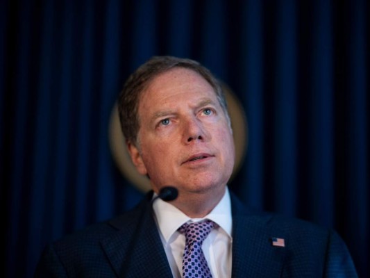 Polémica por despido de Geoffrey Berman, fiscal que investigaba aliados de Trump