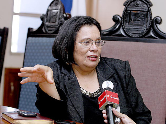 Nuevo jefe policial 'sabe dónde está parado” y eso es 'esperanzador', según rectora