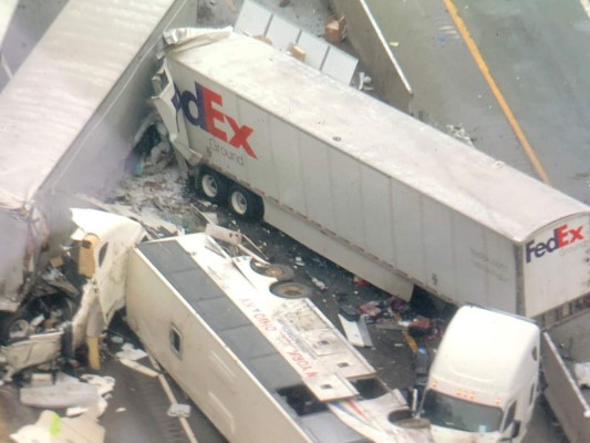 FOTOS: Así fue el espectacular choque entre rastras que dejó cinco muertos en Pennsylvania