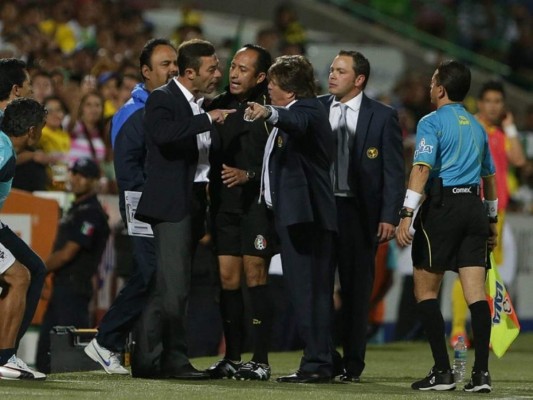 Pelea con un hondureño y golpes en la cancha: escándalos de Miguel Herrera