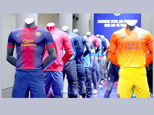Barcelona presentó sus uniformes para la temporada 2012-13