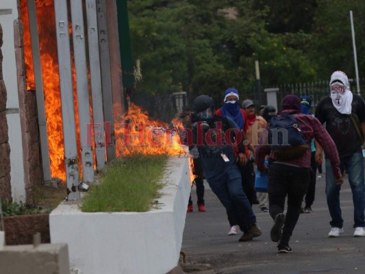 Diez datos en imágenes de los disturbios durante protestas en la capital