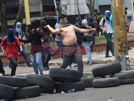 Protesta de la Plataforma concluye en enfrentamiento con la Policía