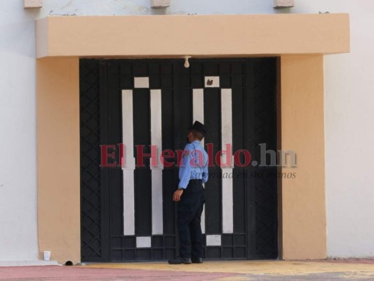 Se agudiza conflicto en Congreso Nacional; niegan acceso a empleados (Fotos)