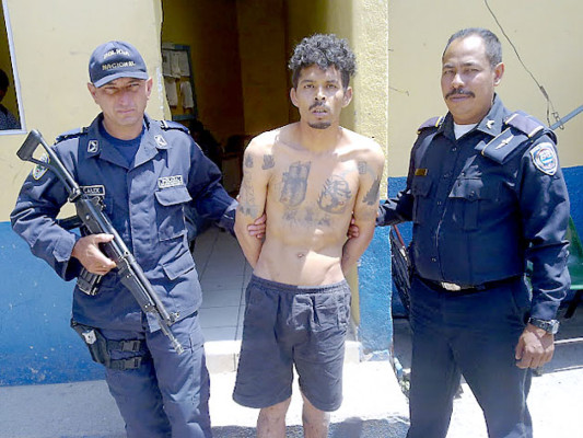 Mató a su esposa e hija a machetazos porque se lo ordenó 'el diablo'