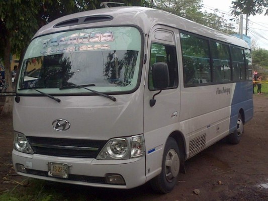 Pasajero mata a dos supuestas asaltantes