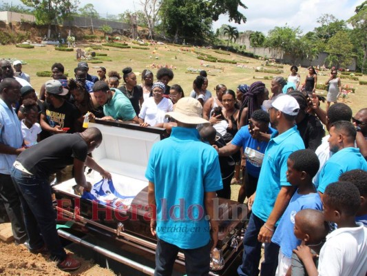 FOTOS: Así fue el entierro de Walter 'Pery' Martínez en La Ceiba