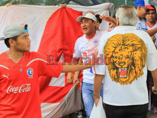 Las mejores fotos del ambiente afuera del estadio Nacional previo al clásico Olimpia vs Motagua