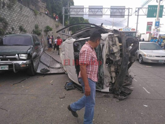 Impactantes imágenes del aparatoso accidente provocado por rastra en El Carrizal