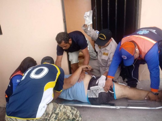 Vehículo cae sobre casa y casi provoca una tragedia en la capital