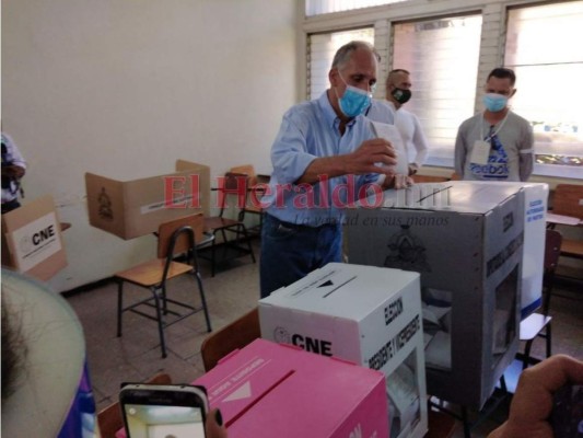 Así votaron los reconocidos líderes políticos de Honduras (Fotos)