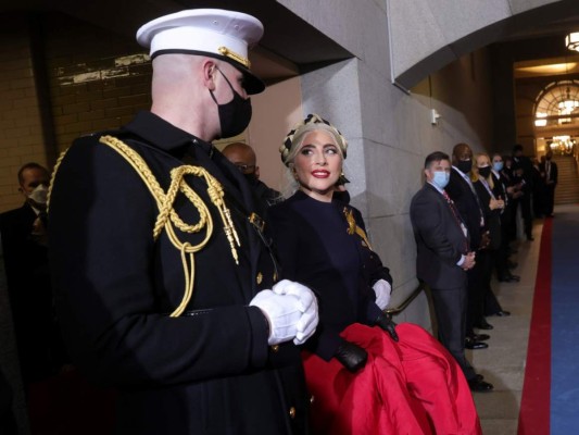 Imponente, así lució Lady Gaga al interpretar el himno de EEUU en toma de posesión de Biden