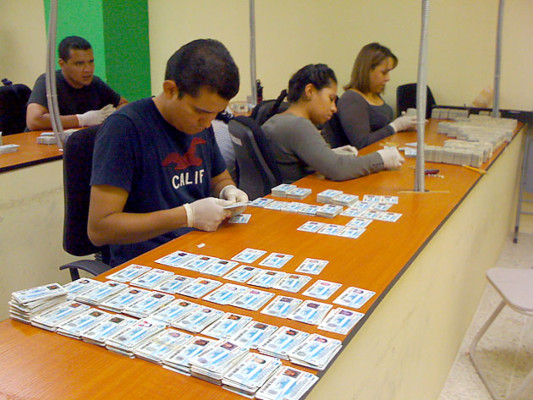 Gastan L. 200 millones en tarjetas sin reclamar