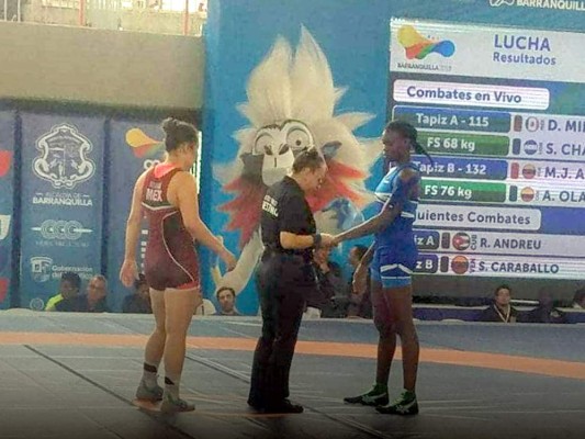 Lorena Chávez gana medalla de bronce en lucha libre en Barranquilla
