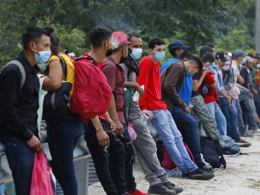 La primera caravana de migrantes de 2021 en imágenes