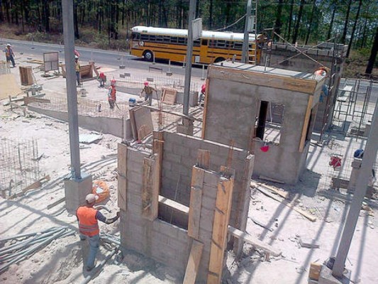 Comienza construcción de casetas de peaje en carretera al norte