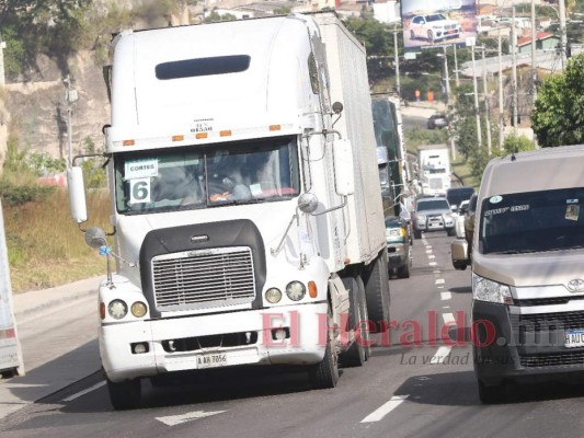 En caravana y fuertemente custodiadas, traslado de maletas electorales ya llega al 90% (FOTOS)