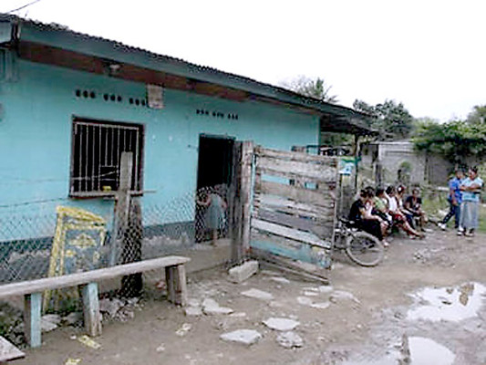 Imponen 'toque de queda' en colonia donde criminales acribillaron a cinco jóvenes