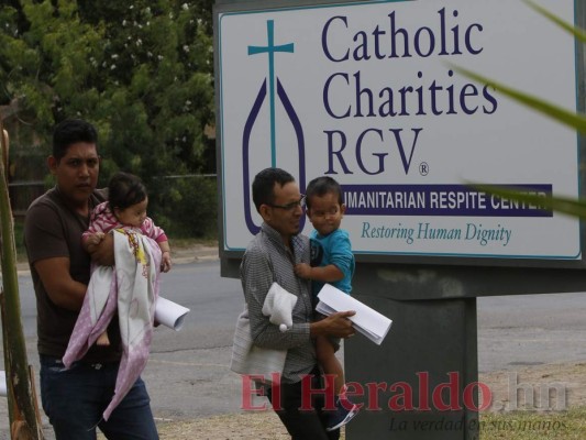 Hondureños migrantes: En los brazos cargan a sus hijos...y en el alma, dolor y resignación; imágenes que conmueven