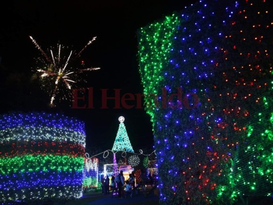 Radiante: Así luce la Navidad en la Villa Olímpica de la capital de Honduras