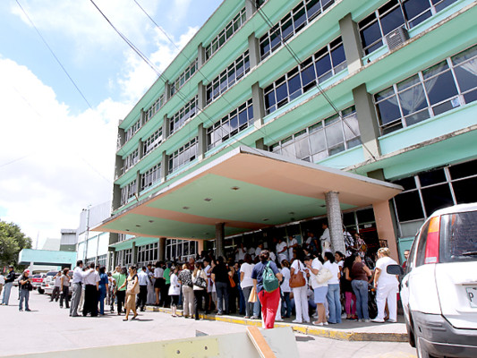 Elsa Palou dirigirá junta directiva que administrará el hospital Escuela