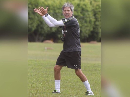 Carlos Restrepo afina al Olimpia para el primer round ante Alianza&nbsp;&nbsp;