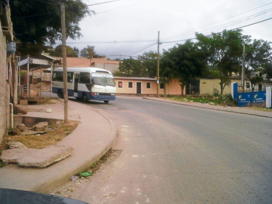 Colocan tapadera en cloaca de Nueva Suyapa
