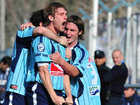 Olimpia ficha al defensa argentino Walter García