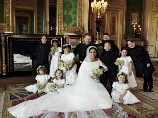 Meghan Markle y príncipe Harry publican las fotos oficiales de su boda