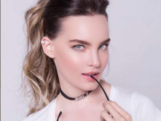 Belinda muestra su escultural cuerpo y las redes enloquecen