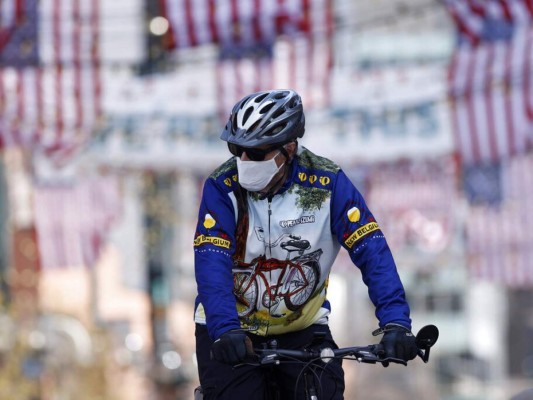 Pese a alarmante cifra de muertos, en EEUU relajan confinamiento por Covid-19