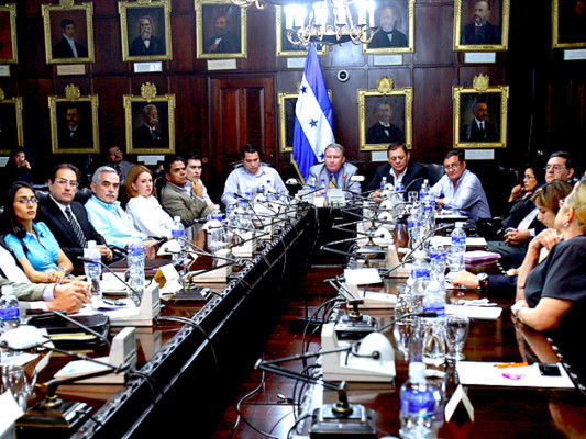 Ministerio Público investiga compras directas del gobierno de Honduras