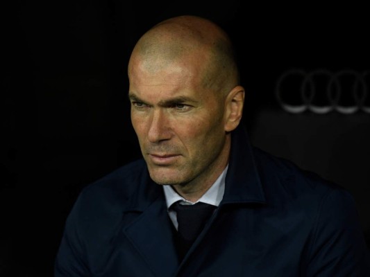 'Zidane es uno de los grandes mitos del Real Madrid. Él sabe que está en el corazón del madridismo y que el Real Madrid es y será siempre su casa', añadió el club español.
